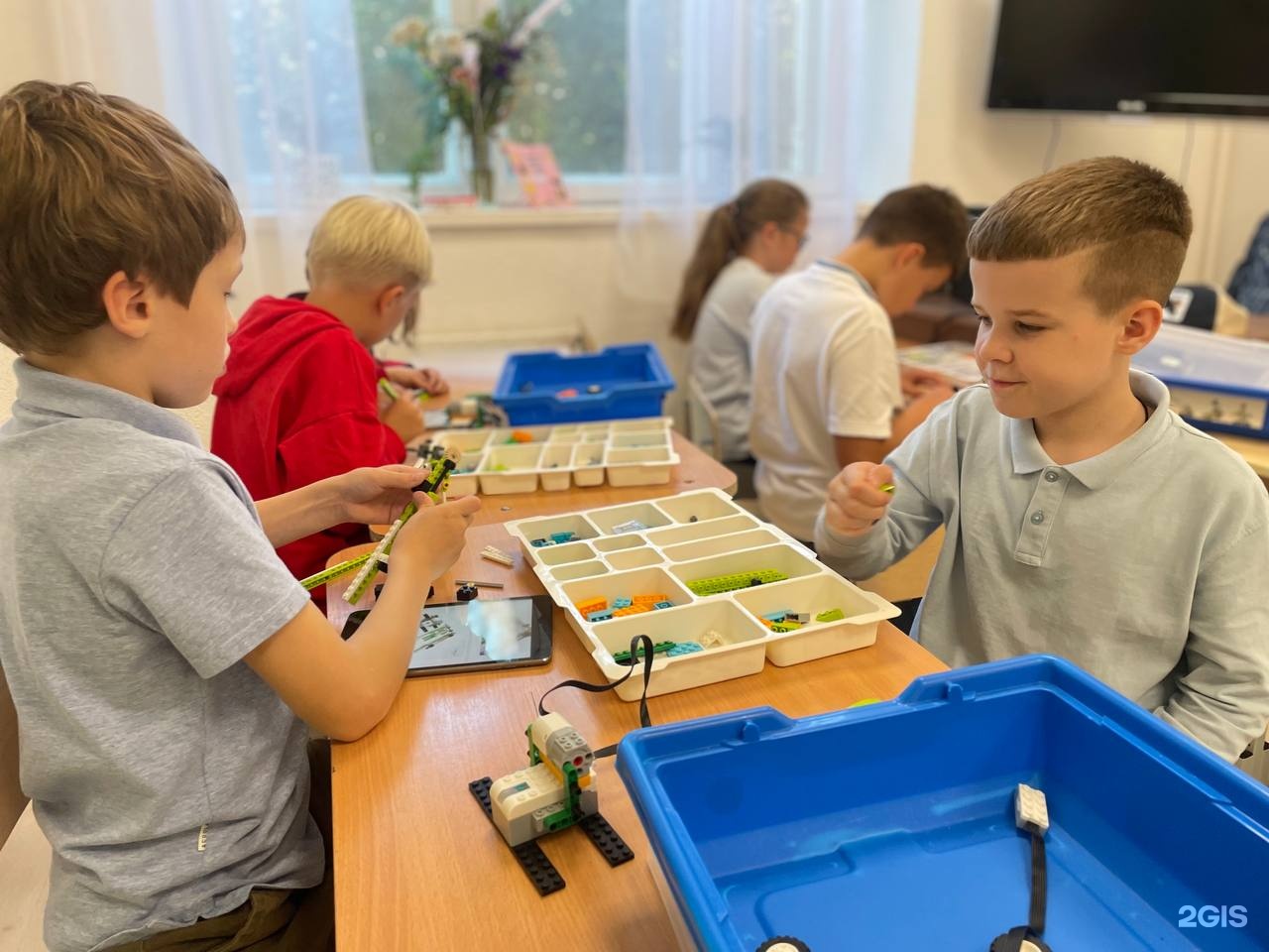 LegoРобот, секция по робототехнике, фотография 1