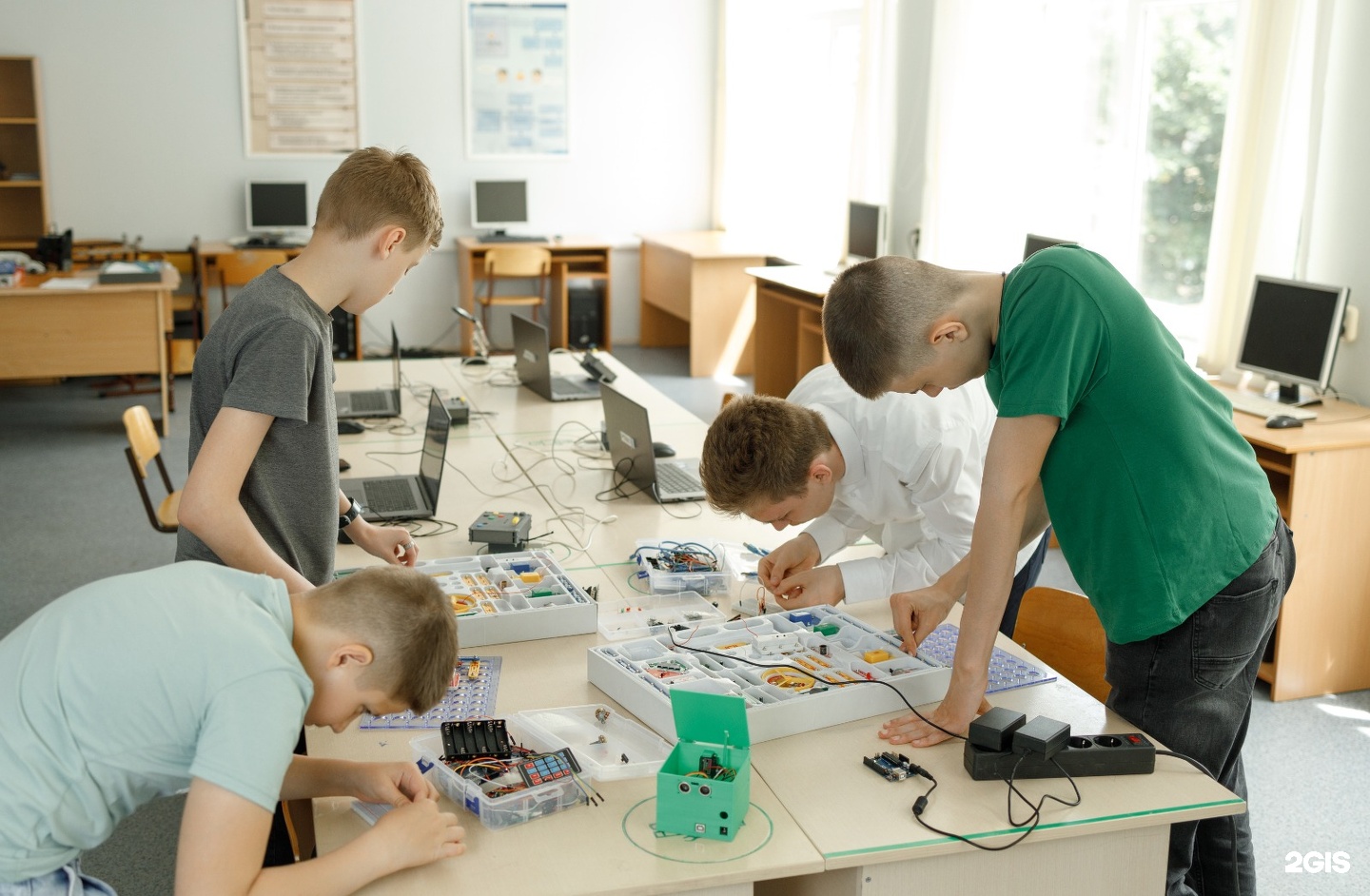 РобоПрофи, детский кружок робототехники и программирования, фотография 1